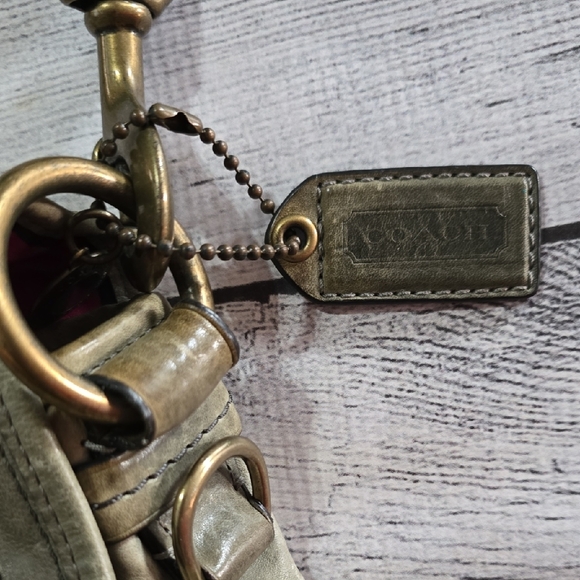 Rare Coach Sage Leather Shoulder Bag - Picture 2 of 13